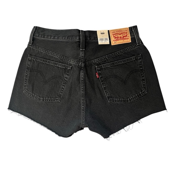 NWT Levi's 501 Women's Black Denim Shorts Size 30 - Picture 3 of 3